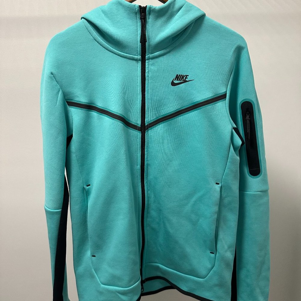 Custom Nike men' s sport set